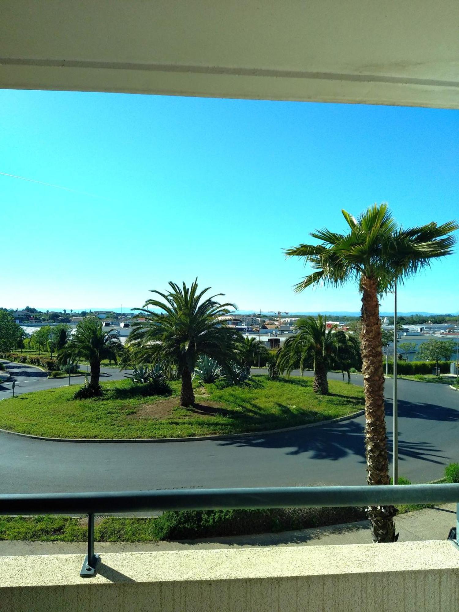 Rdc Avec Terrasse Et Parking Prive