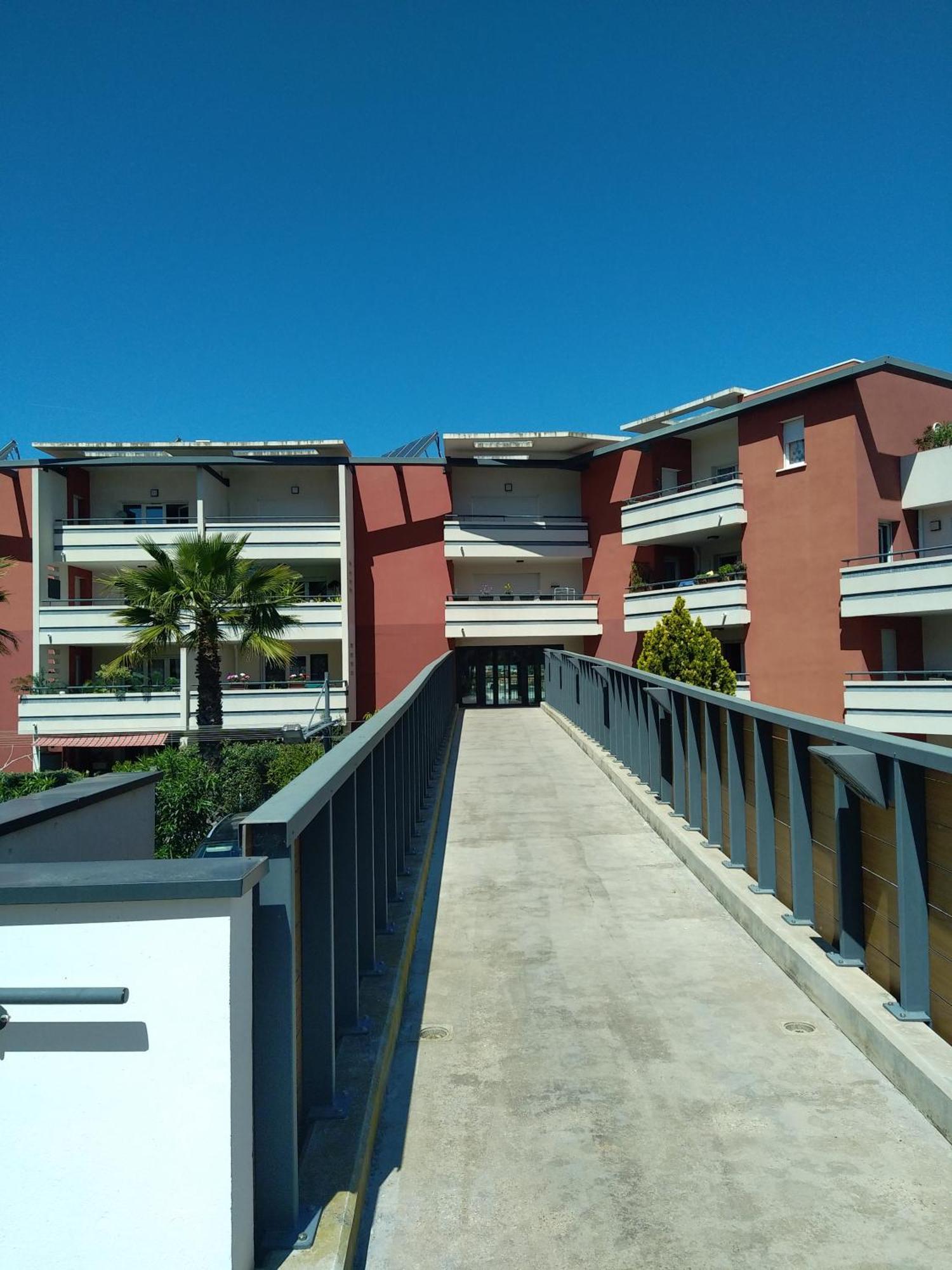 Rdc Avec Terrasse Et Parking Prive Agde