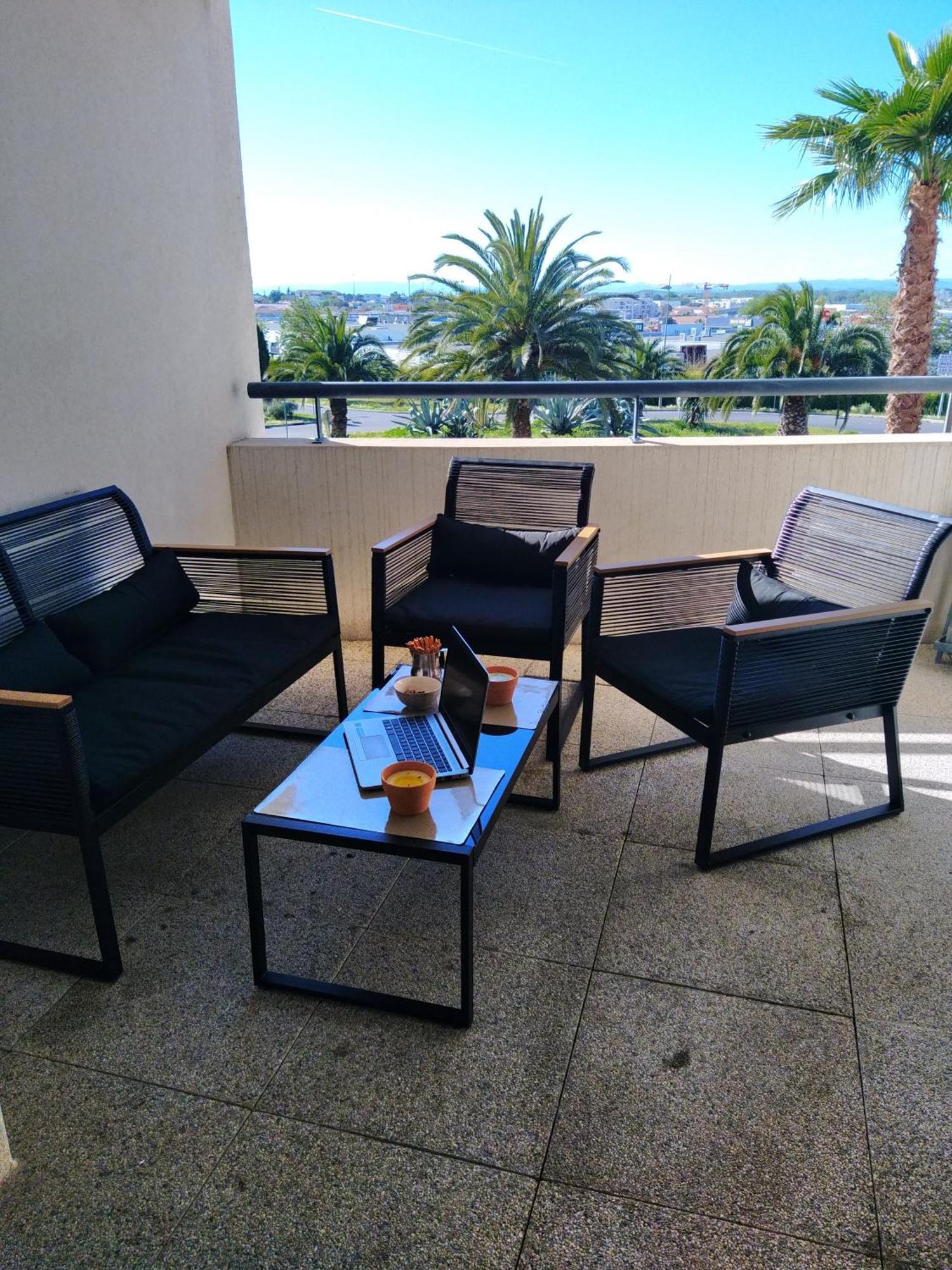 Rdc Avec Terrasse Et Parking Prive * Agde
