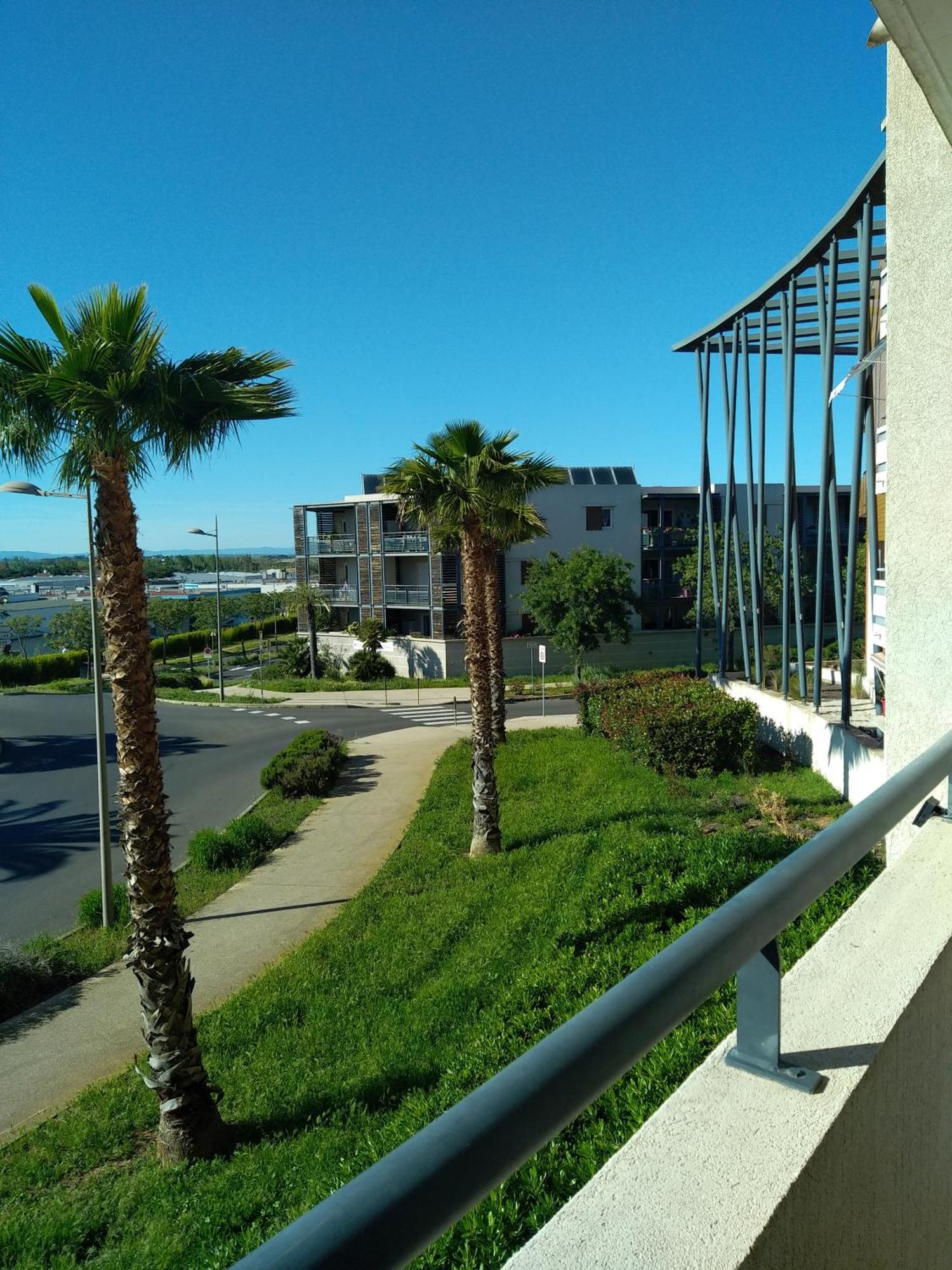 Apartment Rdc Avec Terrasse Et Parking Prive *